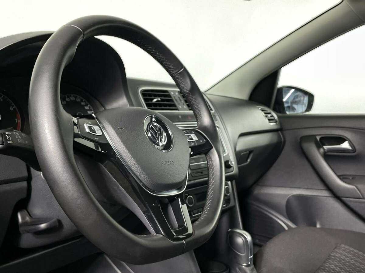 Б/У Фольксваген Поло 2019 года. Фото: #13