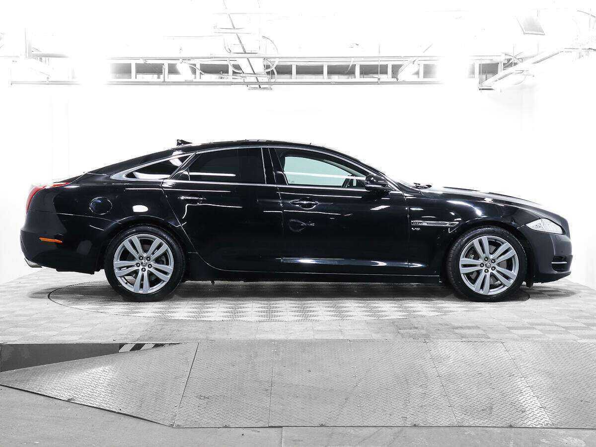 Jaguar XJ 2013 года с пробегом. Фото: #3