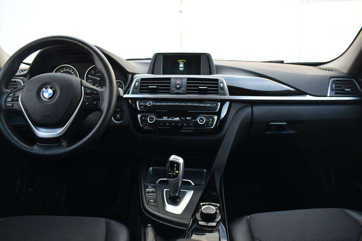 BMW 3 серии 2018 года с пробегом. Фото: #8