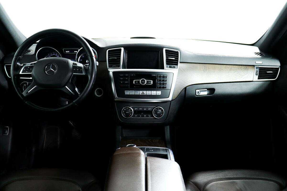 Mercedes-Benz GL-Класс 2015 года с пробегом. Фото: #10