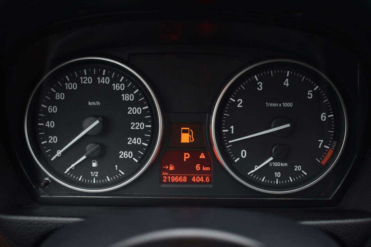 BMW 3 серии 2009 года с пробегом. Фото: #10