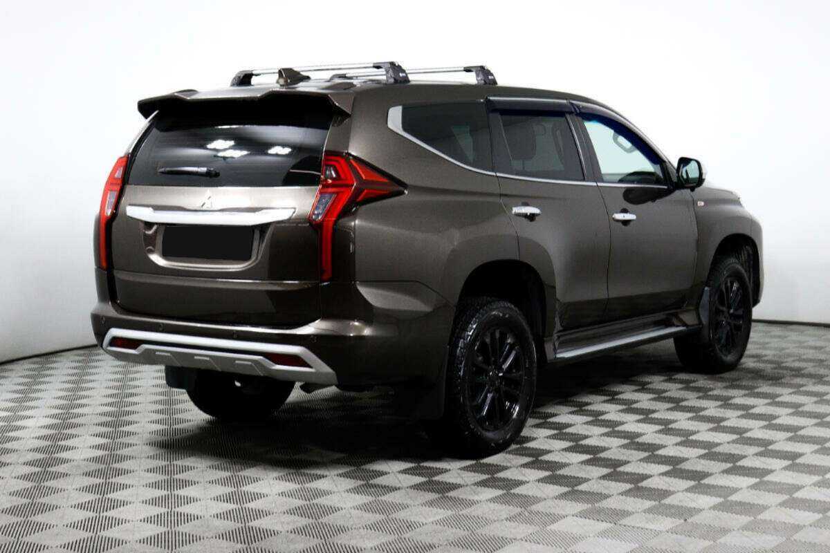 Mitsubishi Montero Sport 2022 года с пробегом. Фото: #4