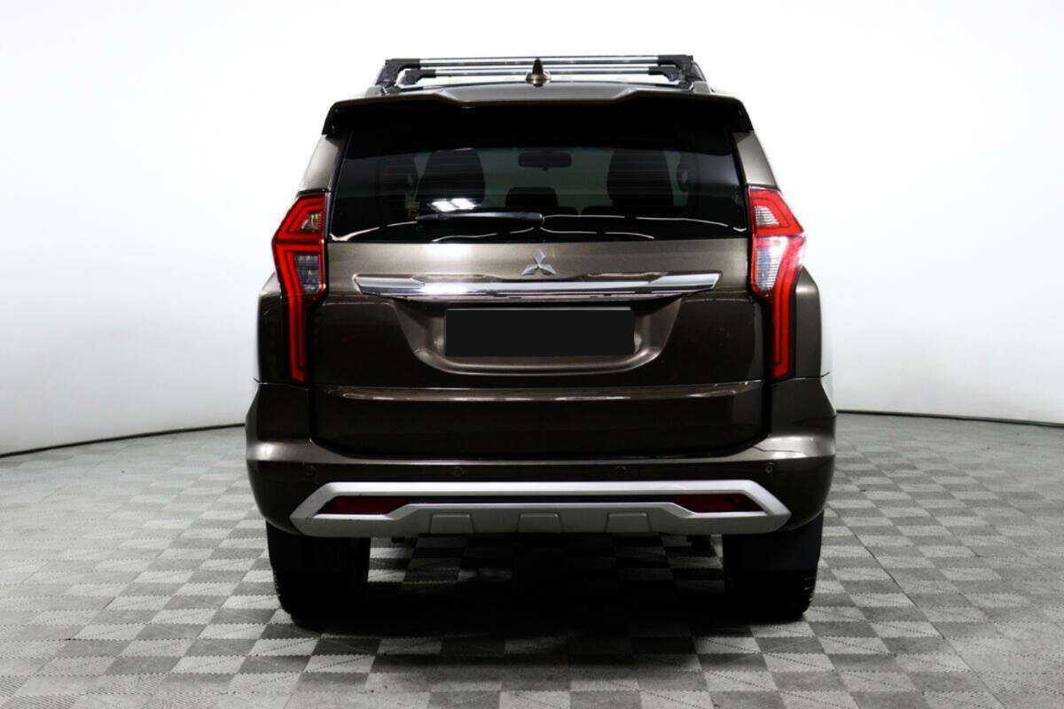 Mitsubishi Montero Sport 2022 года с пробегом. Фото: #5