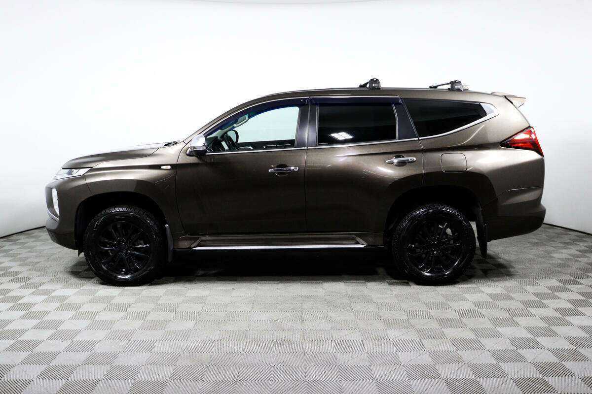 Mitsubishi Montero Sport 2022 года с пробегом. Фото: #7