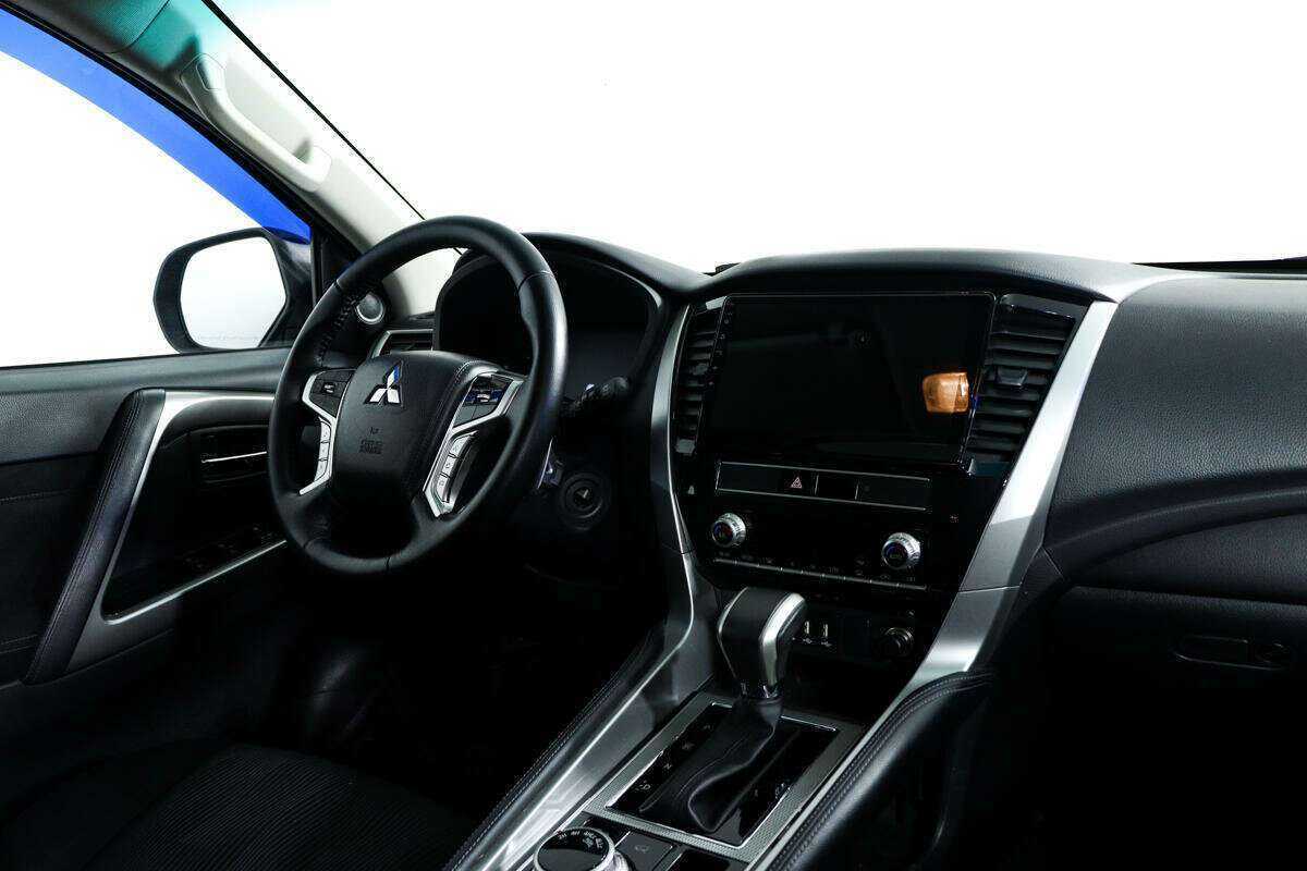 Mitsubishi Montero Sport 2022 года с пробегом. Фото: #8