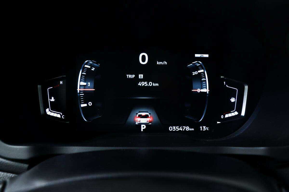 Mitsubishi Montero Sport 2022 года с пробегом. Фото: #9