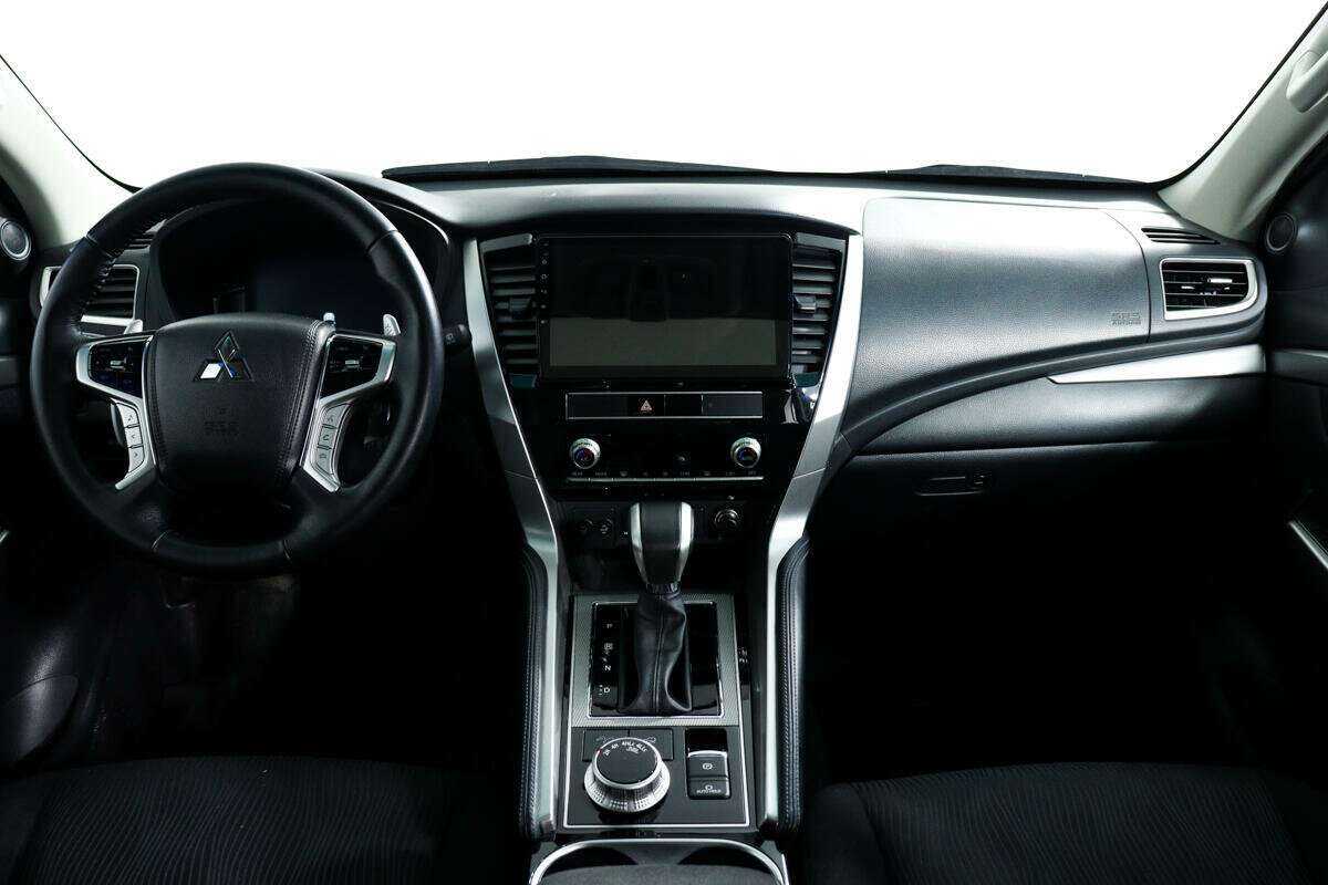 Mitsubishi Montero Sport 2022 года с пробегом. Фото: #10