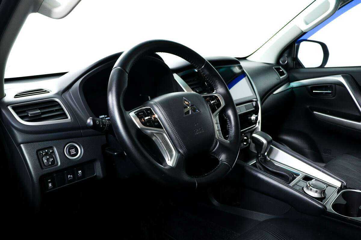 Mitsubishi Montero Sport 2022 года с пробегом. Фото: #12