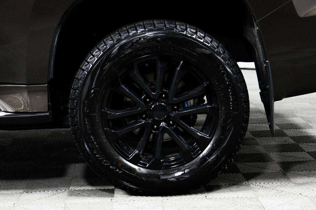 Mitsubishi Montero Sport 2022 года с пробегом. Фото: #13