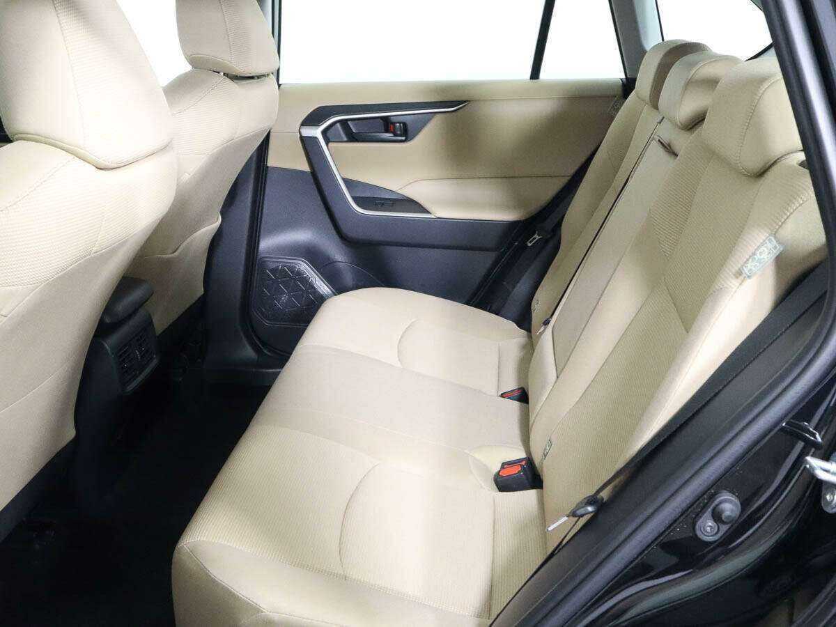 Toyota RAV4 2022 года с пробегом. Фото: #7