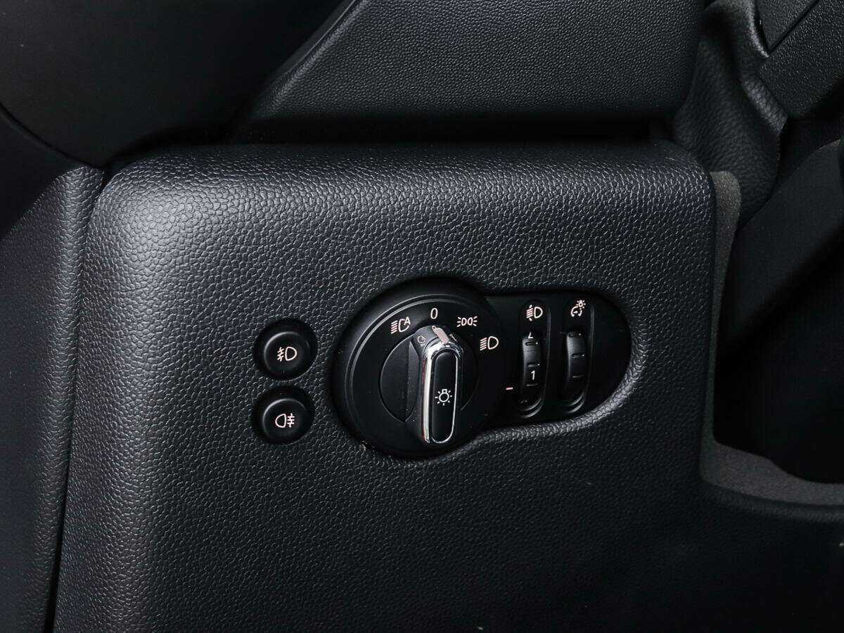 Mini Hatch 2021 года с пробегом. Фото: #16