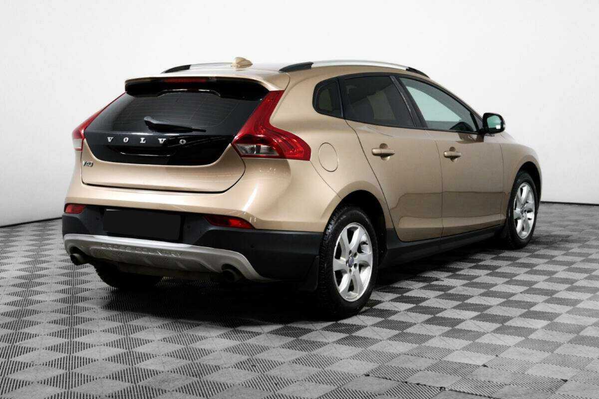 Volvo V40 Cross Country 2013 года с пробегом. Фото: #4