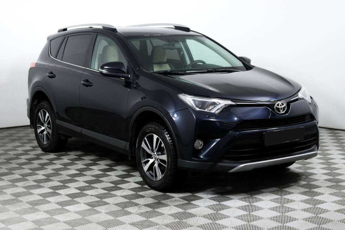 Toyota RAV4 2017 года с пробегом. Фото: #2