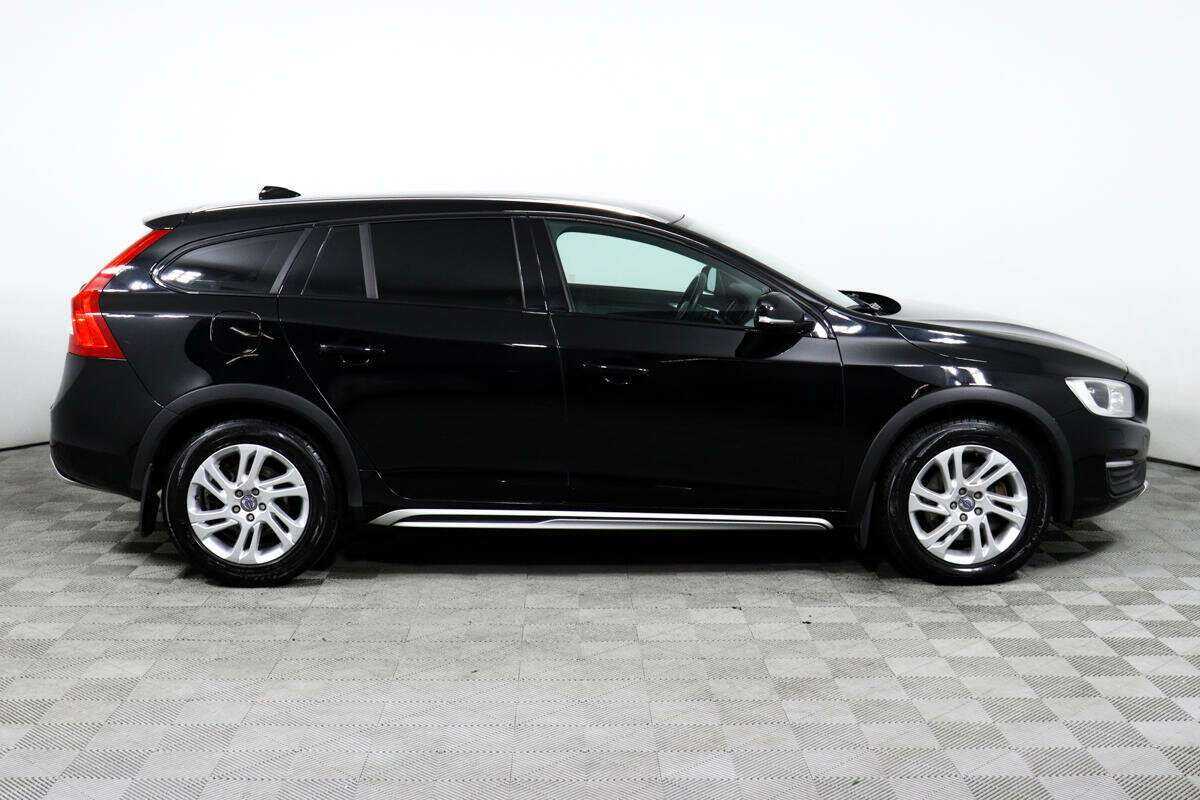 Volvo V60 Cross Country 2018 года с пробегом. Фото: #3