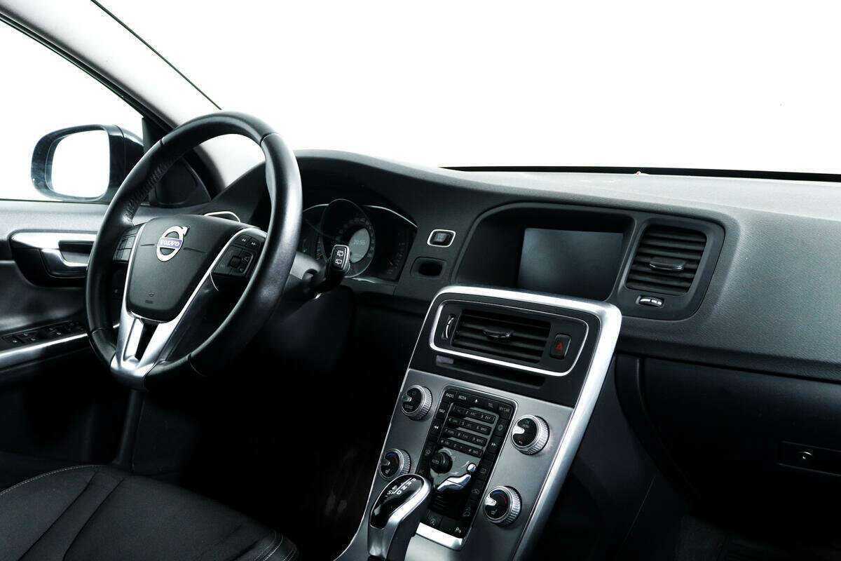 Volvo V60 Cross Country 2018 года с пробегом. Фото: #8
