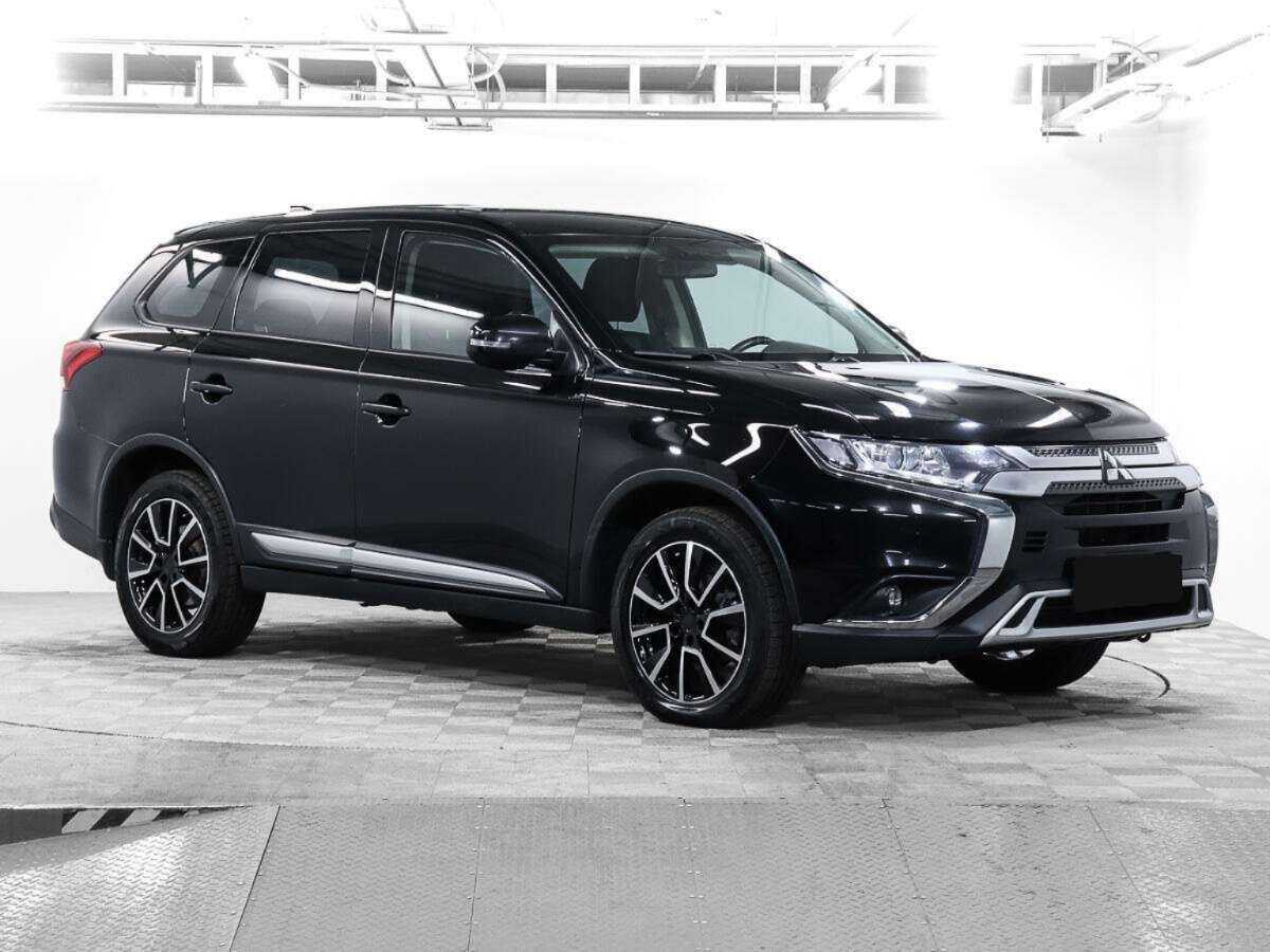 Mitsubishi Outlander 2018 года с пробегом. Фото: #2