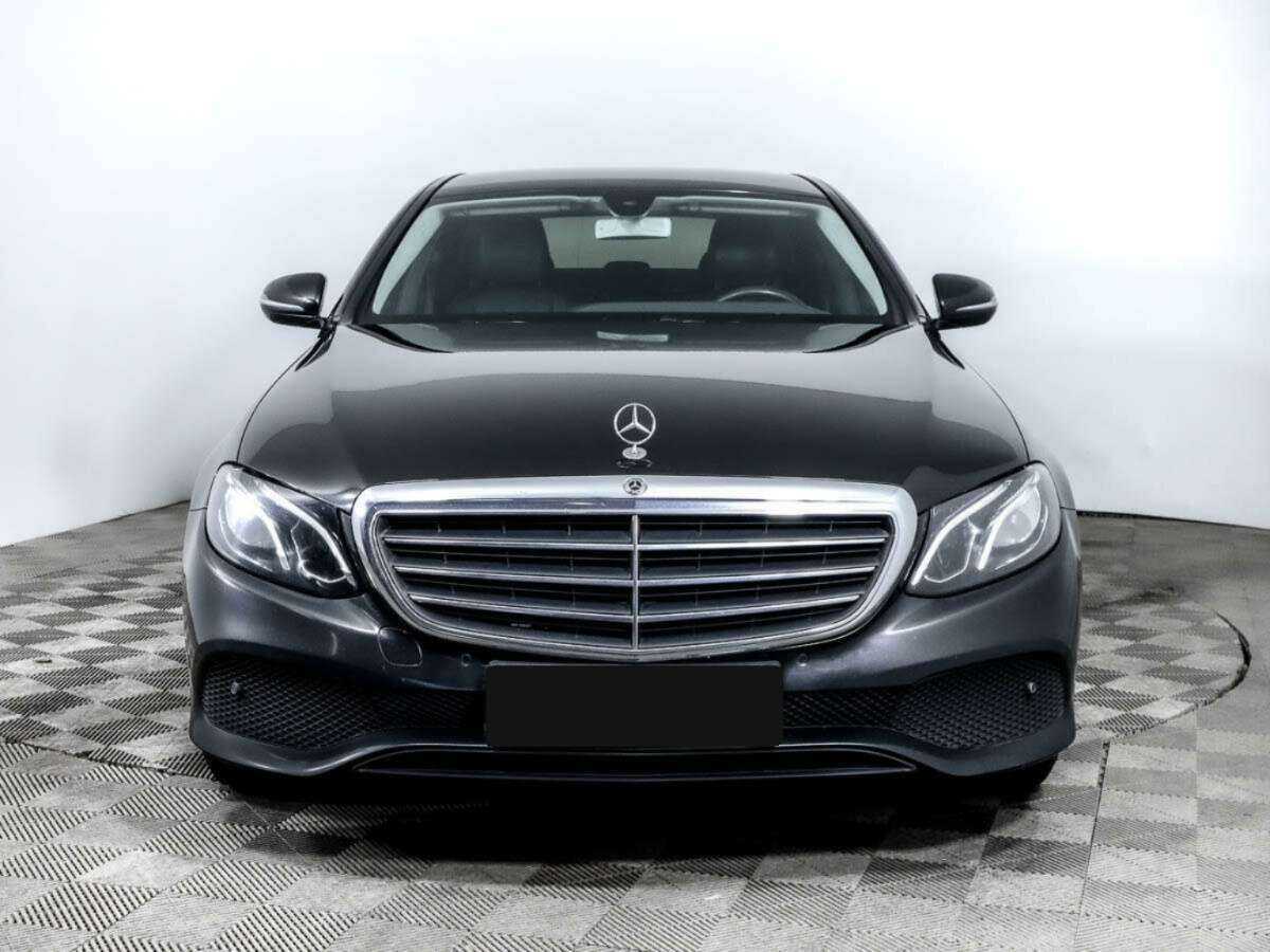 Mercedes-Benz E-Класс 2019 года с пробегом. Фото: #1