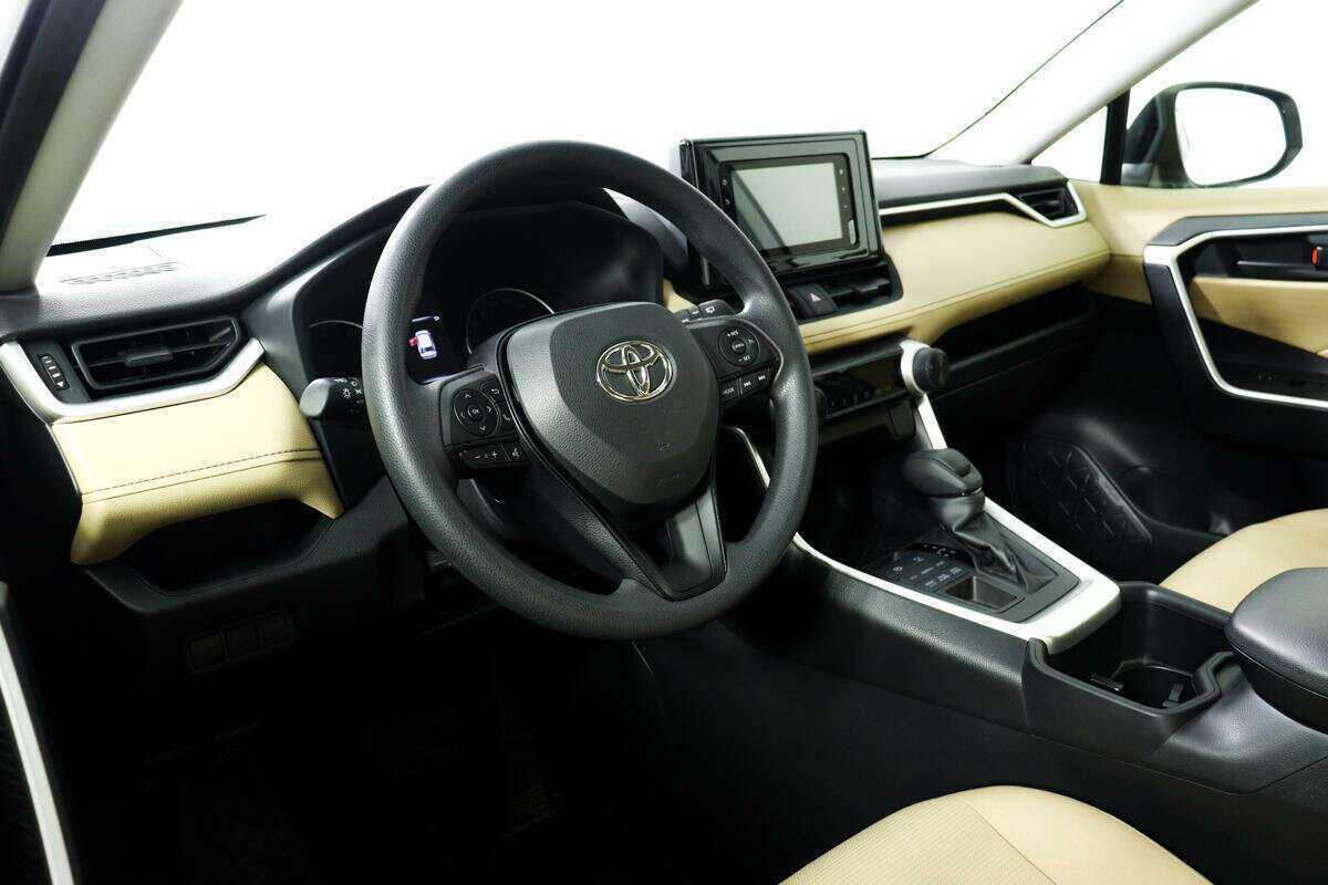 Toyota RAV4 2022 года с пробегом. Фото: #12