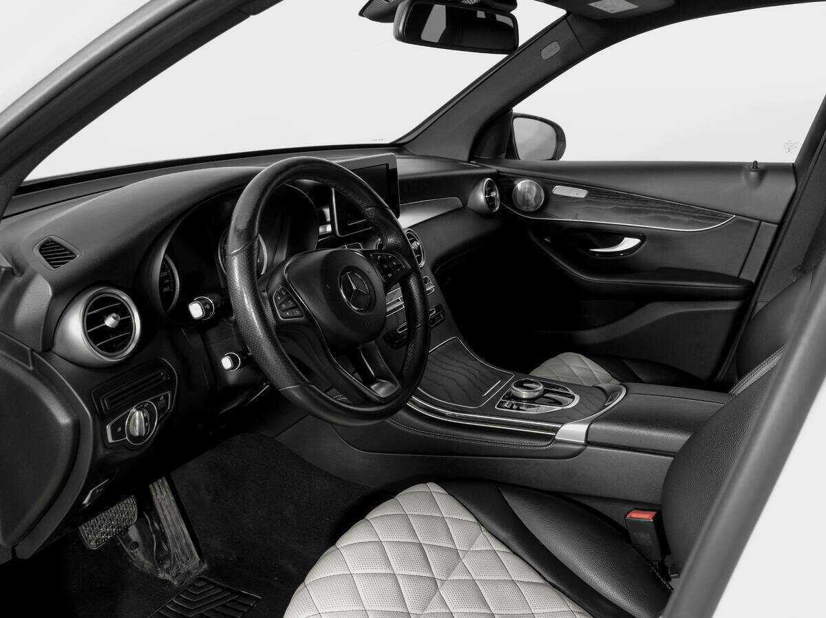 Mercedes-Benz GLC 2017 года с пробегом. Фото: #15