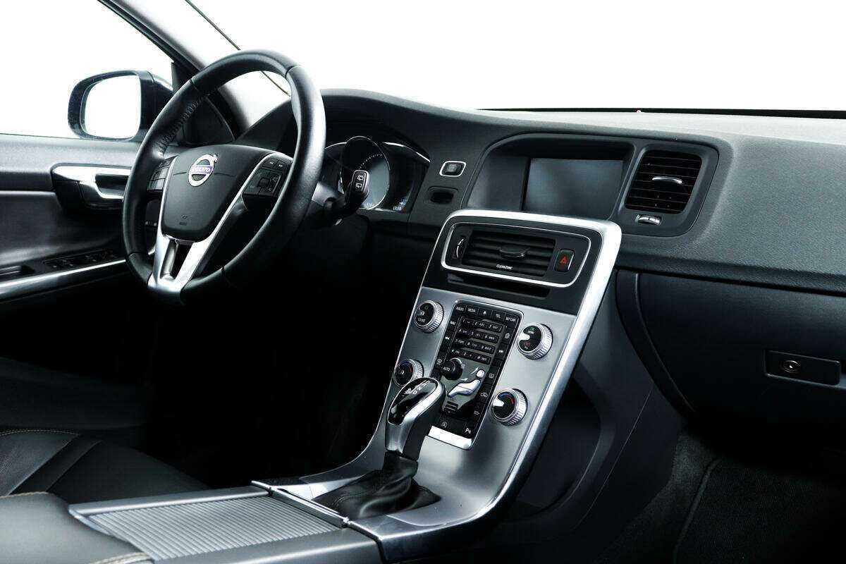 Volvo V60 Cross Country 2018 года с пробегом. Фото: #6