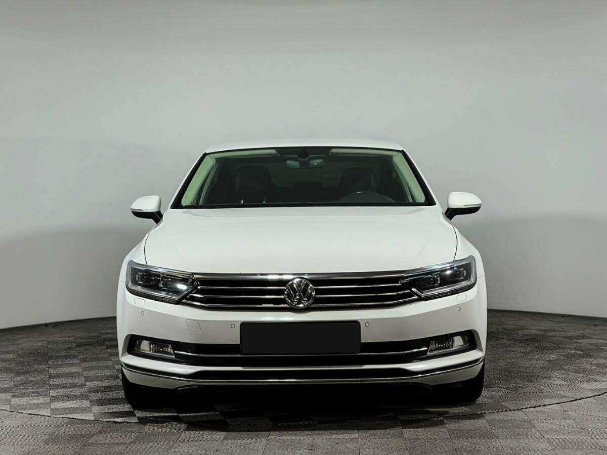 Volkswagen Passat 2017 года с пробегом. Фото: #1
