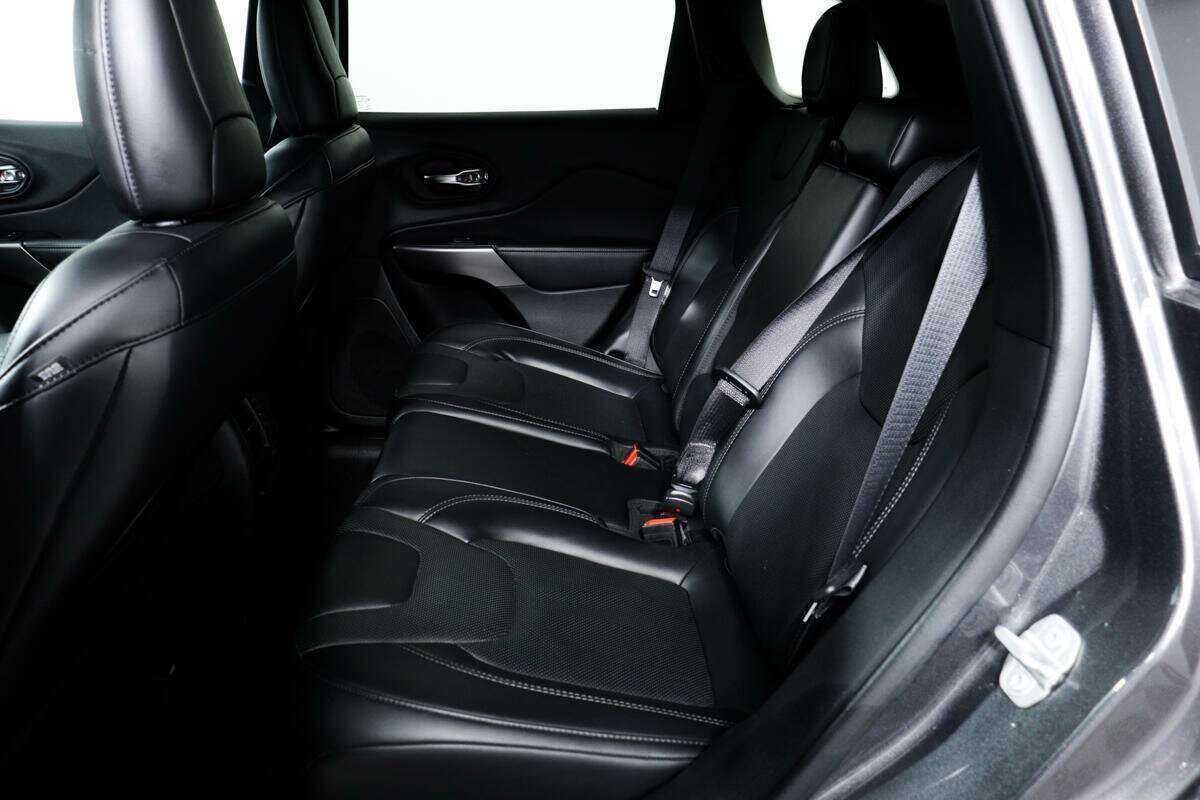 Jeep Cherokee 2020 года с пробегом. Фото: #11