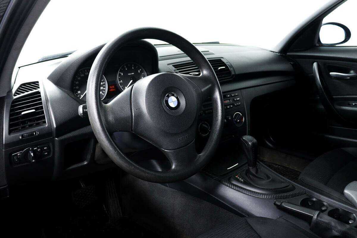 BMW 1 серии 2009 года с пробегом. Фото: #12