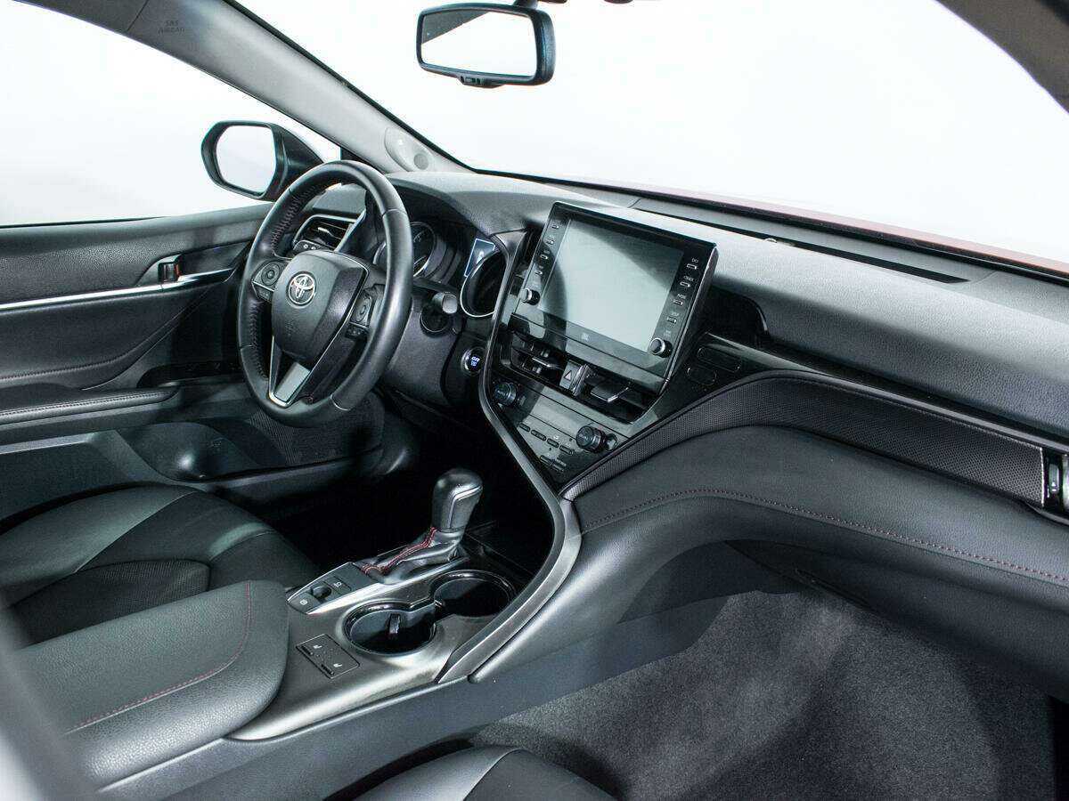 Toyota Camry 2021 года с пробегом. Фото: #8