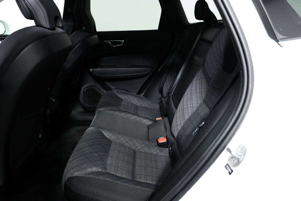 Volvo XC60 2022 года с пробегом. Фото: #11