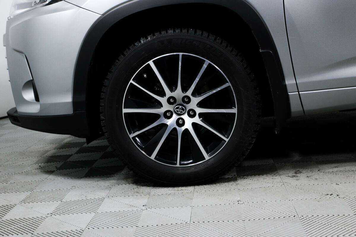 Toyota Highlander 2019 года с пробегом. Фото: #13
