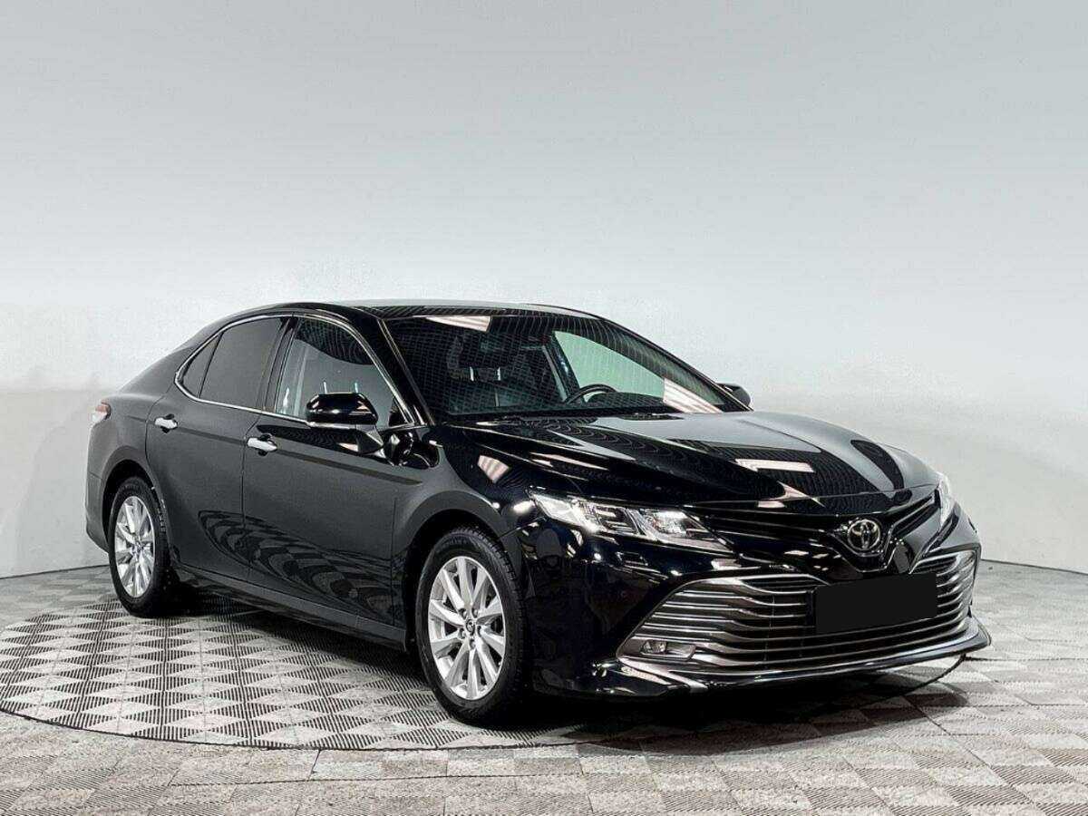 Toyota Camry 2018 года с пробегом. Фото: #1