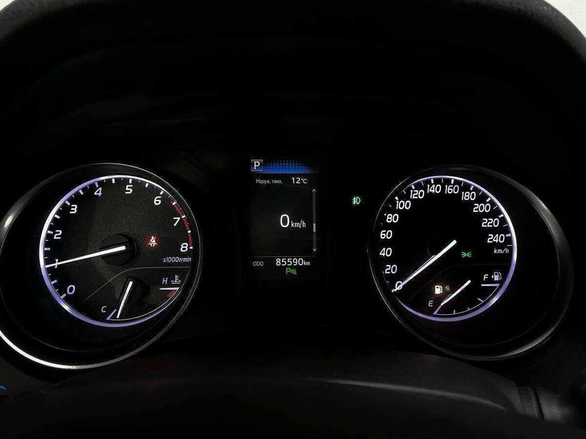 Toyota Camry 2018 года с пробегом. Фото: #9