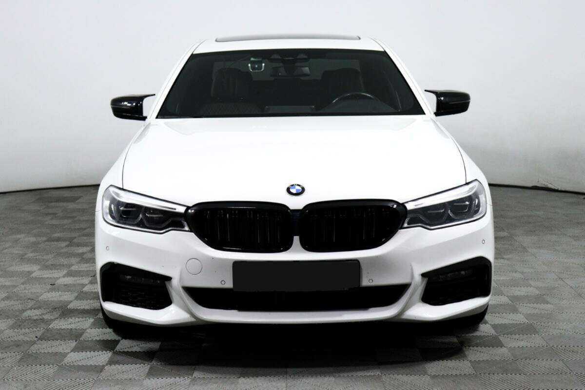 BMW 5 серии 2019 года с пробегом. Фото: #1