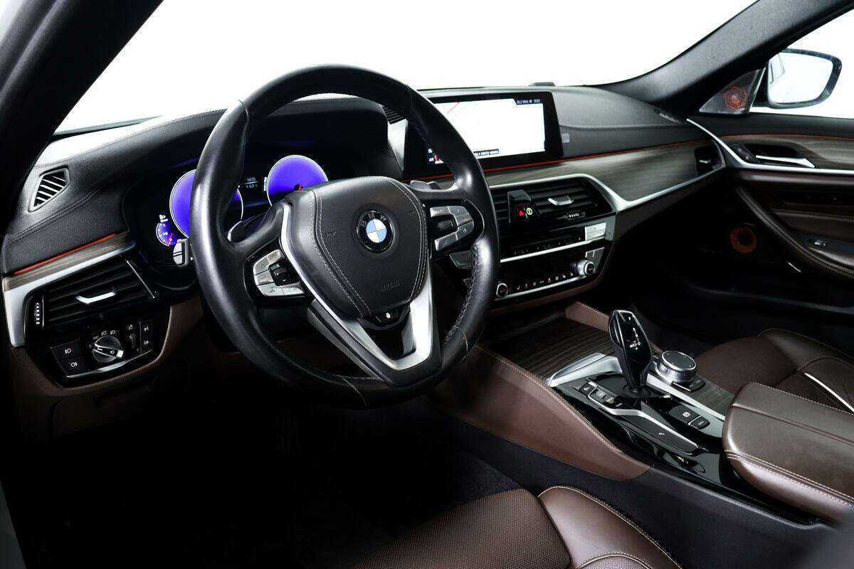 BMW 5 серии 2019 года с пробегом. Фото: #12