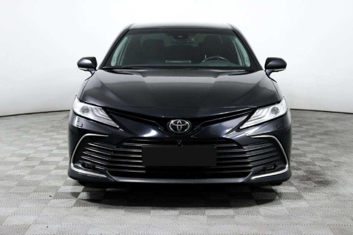 Toyota Camry 2021 года с пробегом. Фото: #1