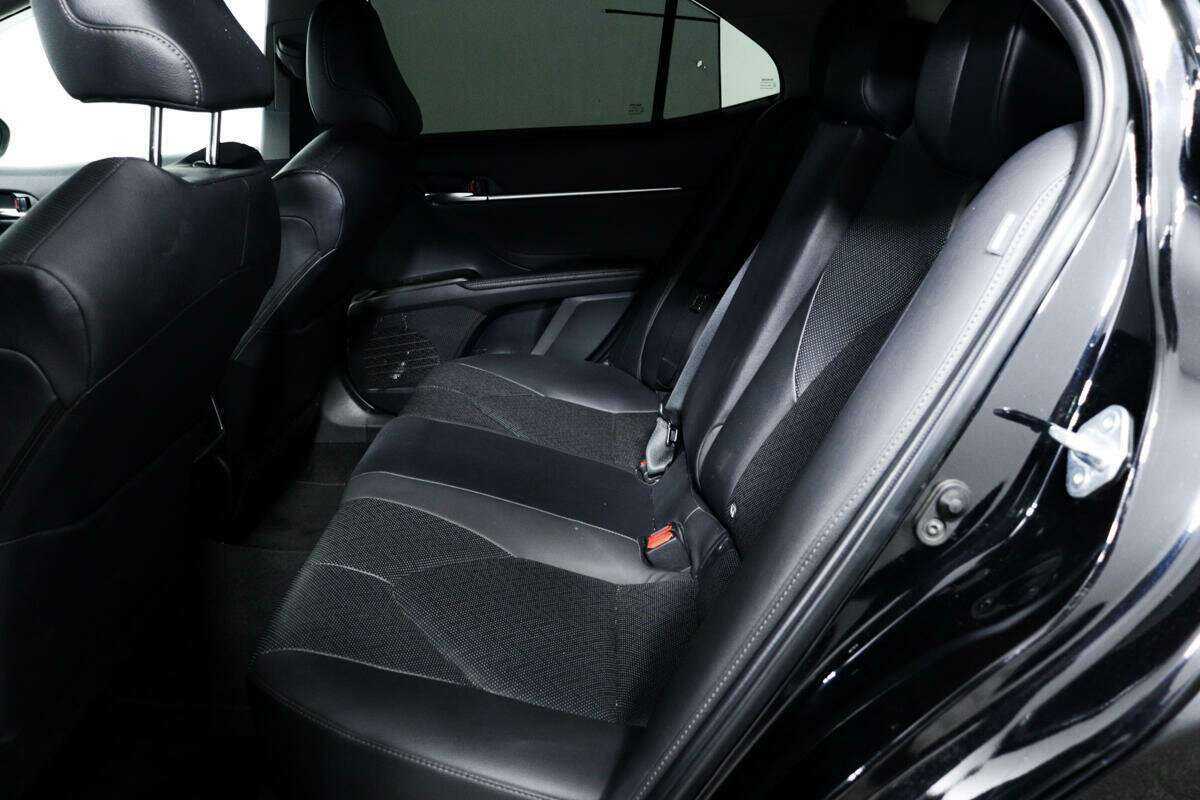 Toyota Camry 2021 года с пробегом. Фото: #11