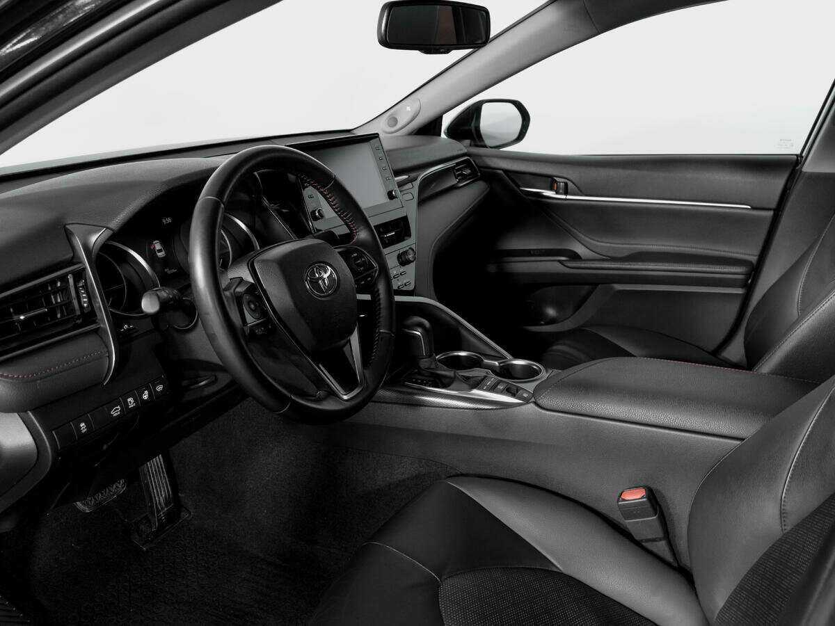 Toyota Camry 2021 года с пробегом. Фото: #13
