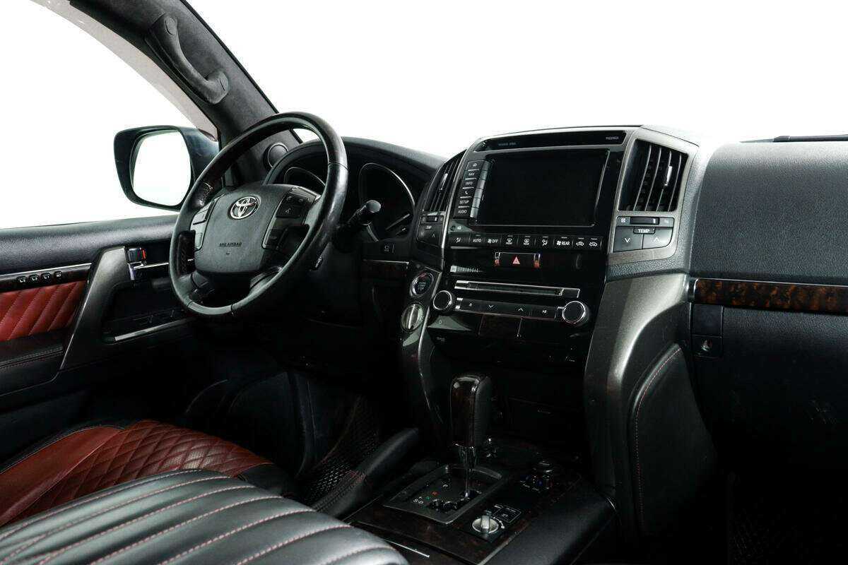 Toyota Land Cruiser 2012 года с пробегом. Фото: #8