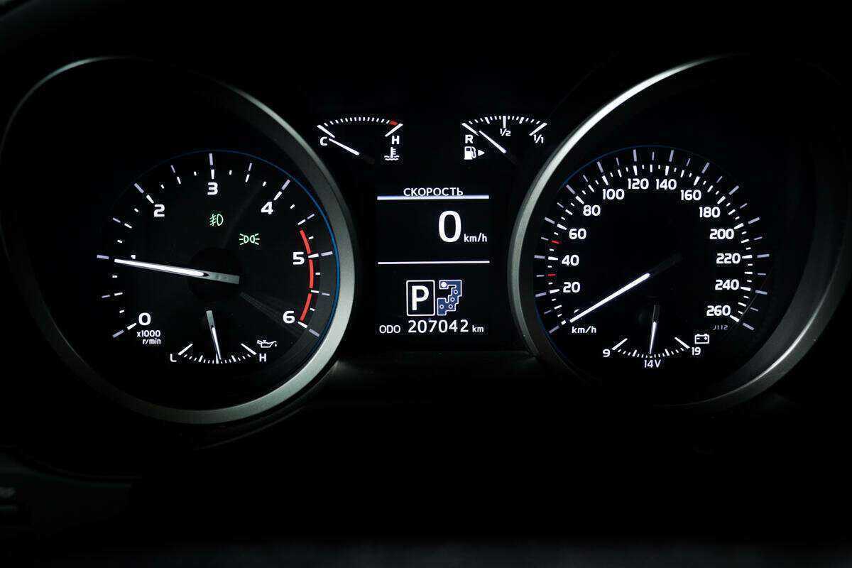 Toyota Land Cruiser 2012 года с пробегом. Фото: #9