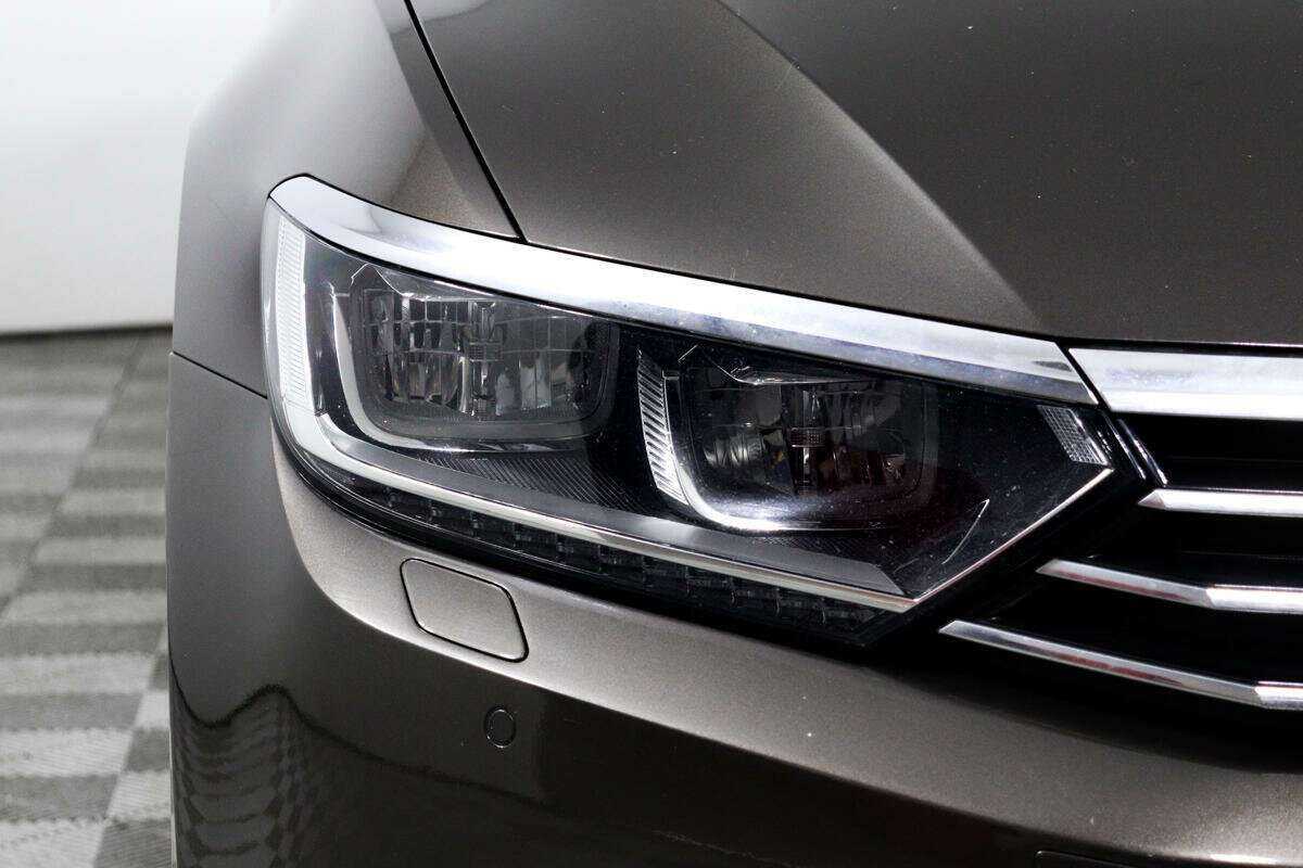 Б/У Фольксваген Пассат 2016 года. Фото: #14