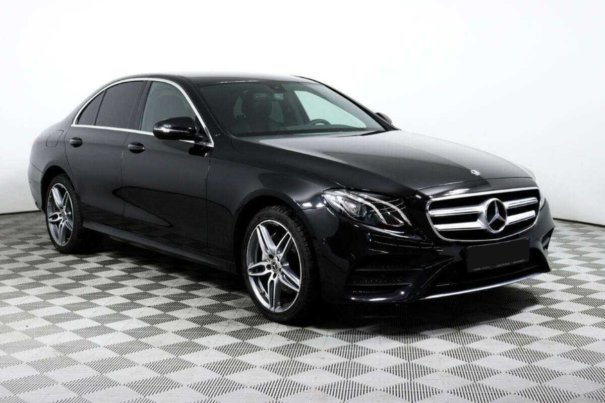 Mercedes-Benz E-Класс 2019 года с пробегом. Фото: #2