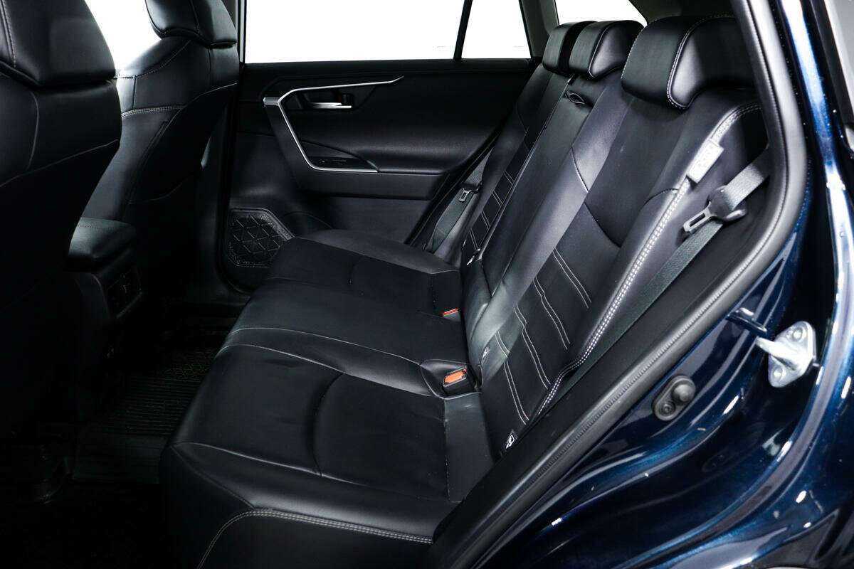 Toyota RAV4 2020 года с пробегом. Фото: #11