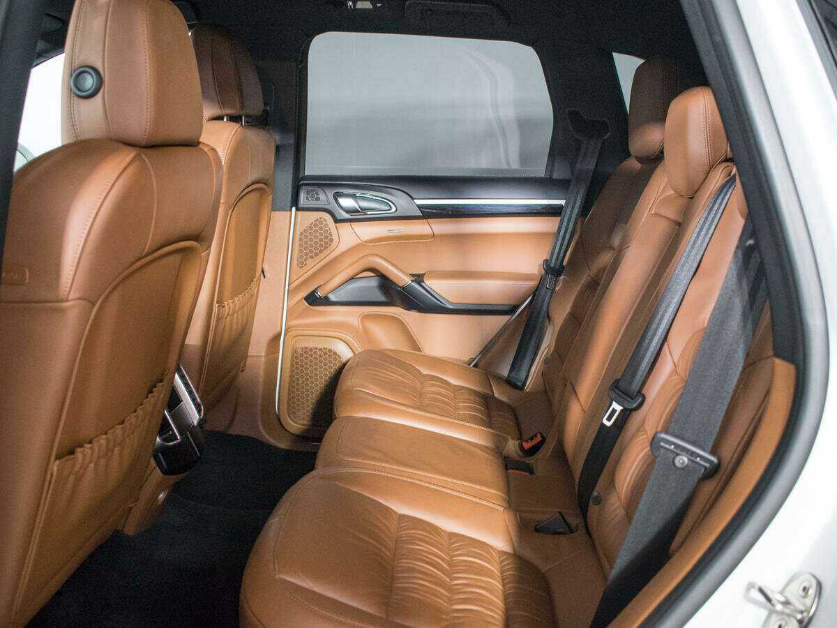 Porsche Cayenne 2015 года с пробегом. Фото: #9