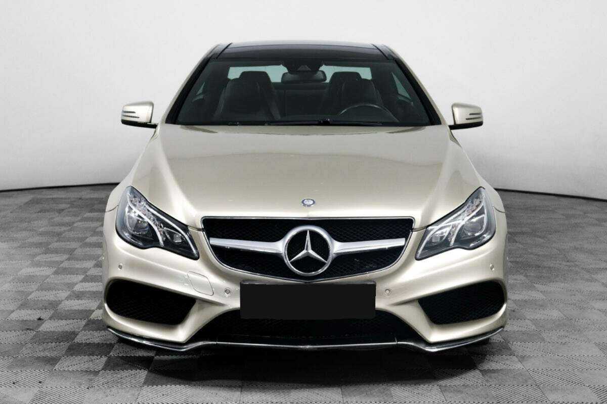 Mercedes-Benz E-Класс 2015 года с пробегом. Фото: #1