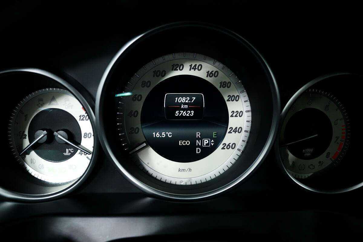 Mercedes-Benz E-Класс 2015 года с пробегом. Фото: #8