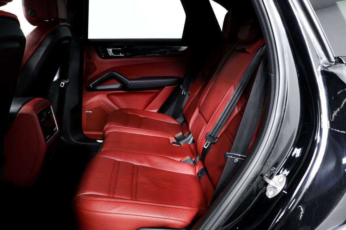 Porsche Cayenne 2018 года с пробегом. Фото: #7