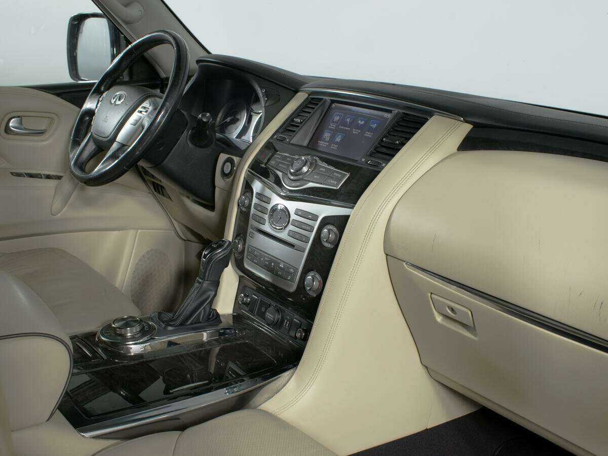 Infiniti QX80 2018 года с пробегом. Фото: #10