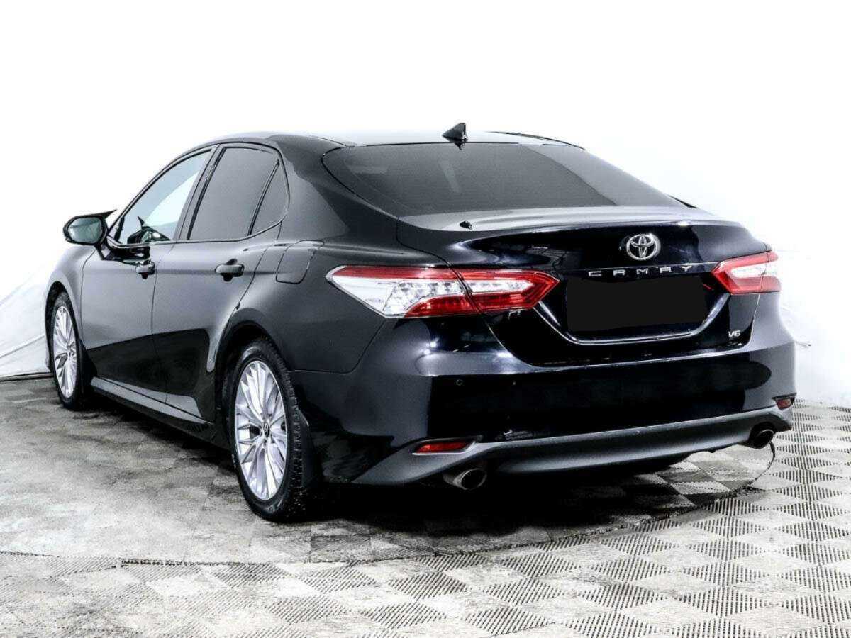 Toyota Camry 2018 года с пробегом. Фото: #4