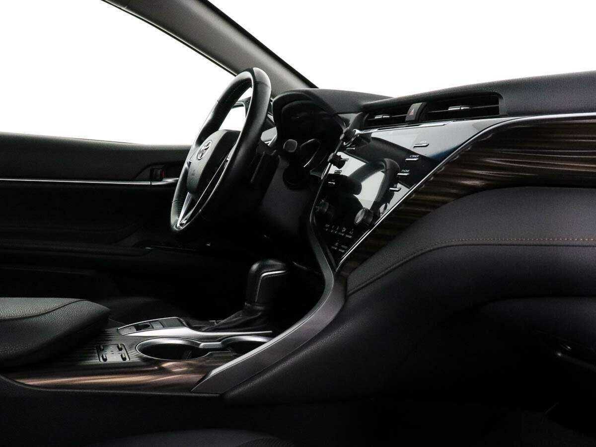 Toyota Camry 2018 года с пробегом. Фото: #5