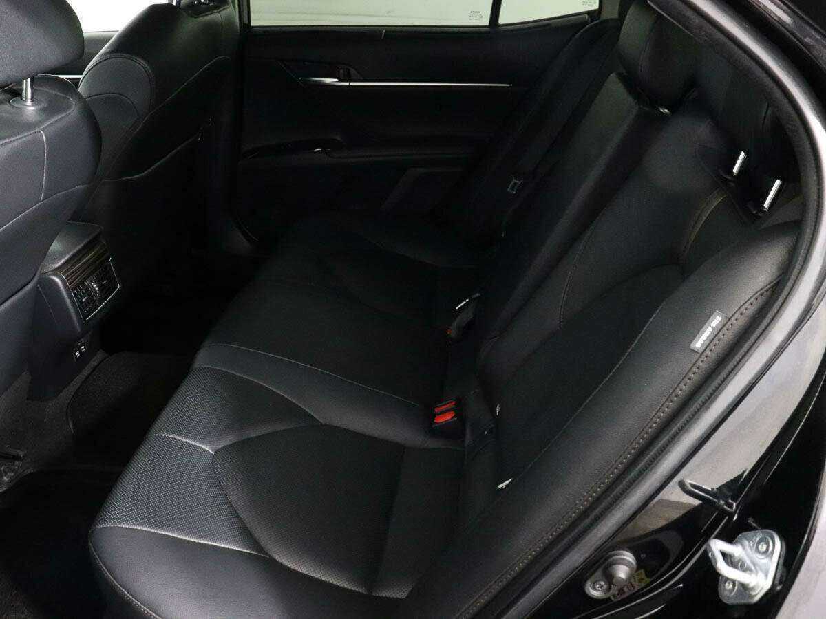Toyota Camry 2018 года с пробегом. Фото: #6
